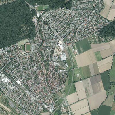 Bild vergrößern: Ortsgebiet Nauheim und angrenzende Felder aus der Luft fotografiert
