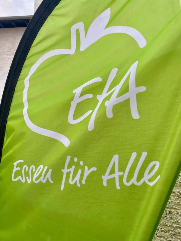 Bild vergr&ouml;&szlig;ern: EfA Essen f&uuml;r ALLE Fahne