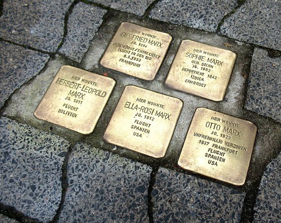 Bild vergr&ouml;&szlig;ern: Stolpersteine